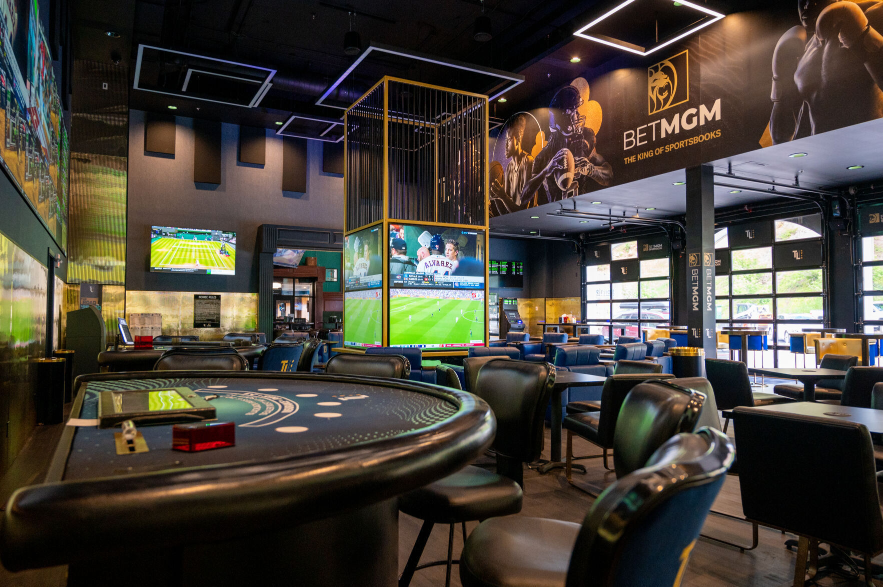 TinLizzie0722-2 - Sportsbook.jpg
